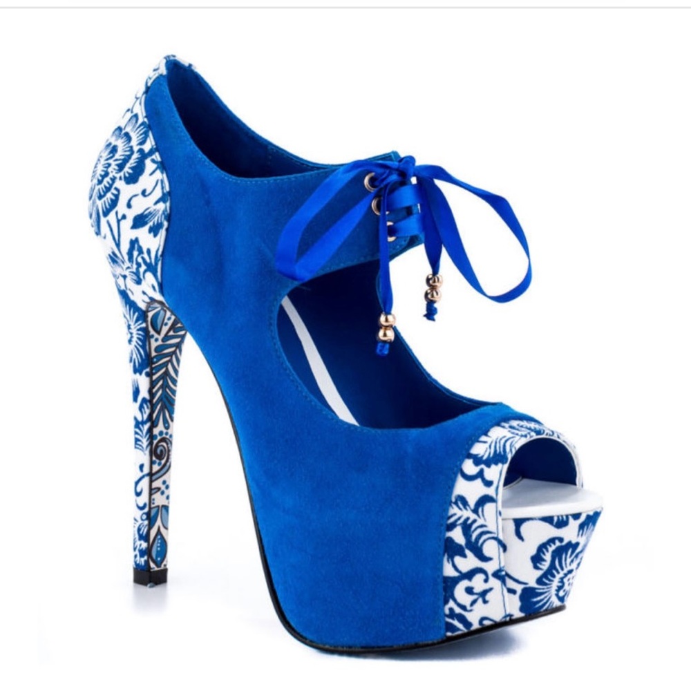 TaylorMade Blue Peep Toe Lace Up Heels Matryoshka Doll Print Platform
Pumps